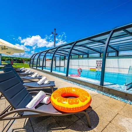Villa Cuvee Egerszalok Luaran gambar