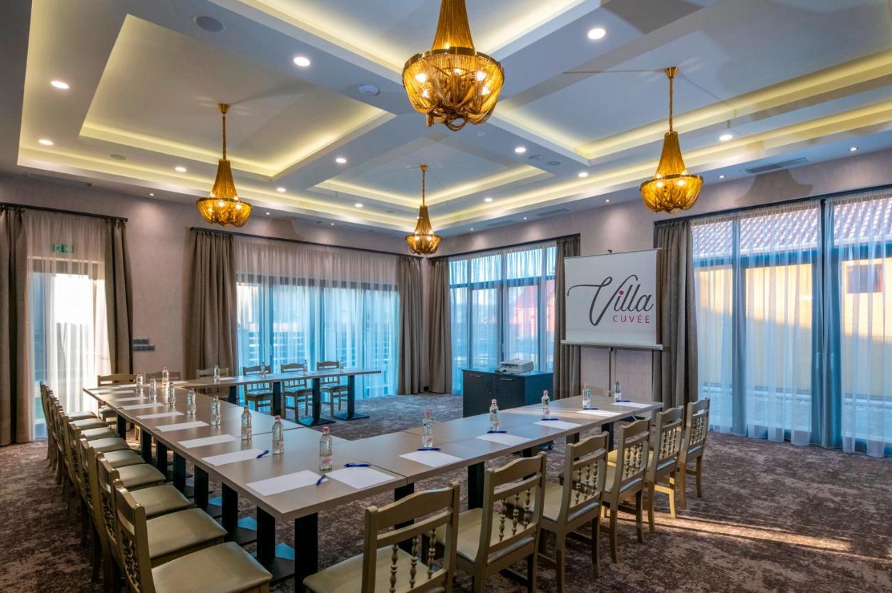 Villa Cuvee Egerszalok Luaran gambar